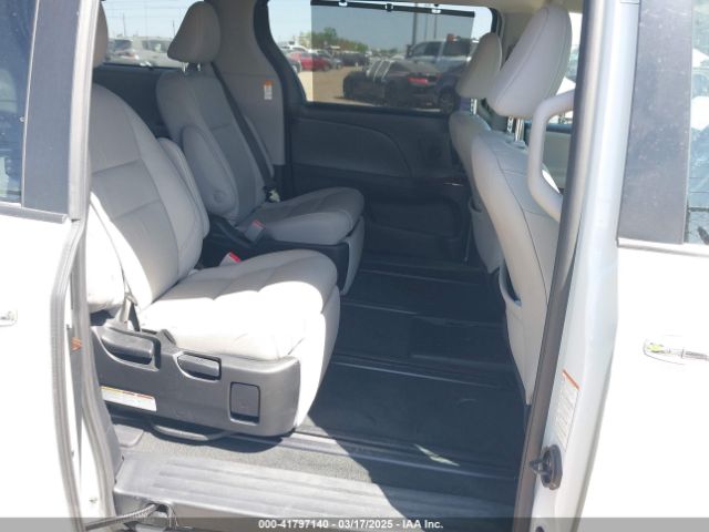 5TDYZ3DC1JS946752 Toyota Sienna Limited Premium 7 Passenger