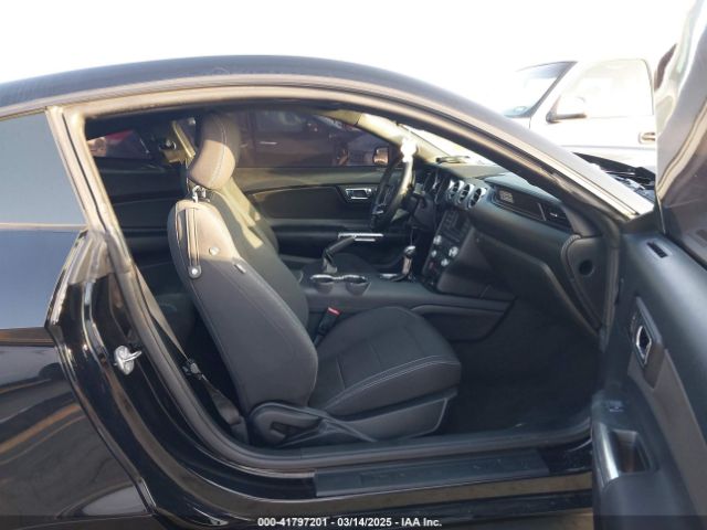 1FA6P8AM0G5302915 Ford Mustang V6