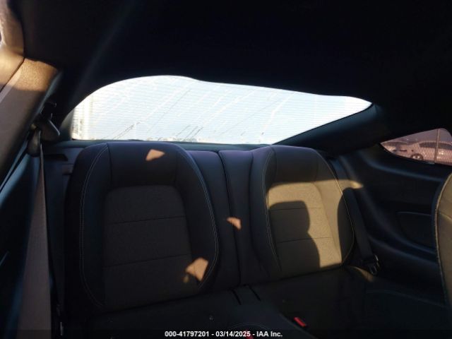 1FA6P8AM0G5302915 Ford Mustang V6