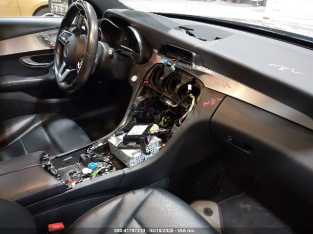 55SWF8EB6KU321044 Mercedes-Benz C 300 4matic
