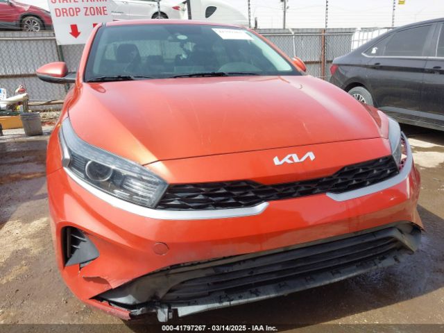 3KPF24AD8NE434985 KIA Forte Lxs