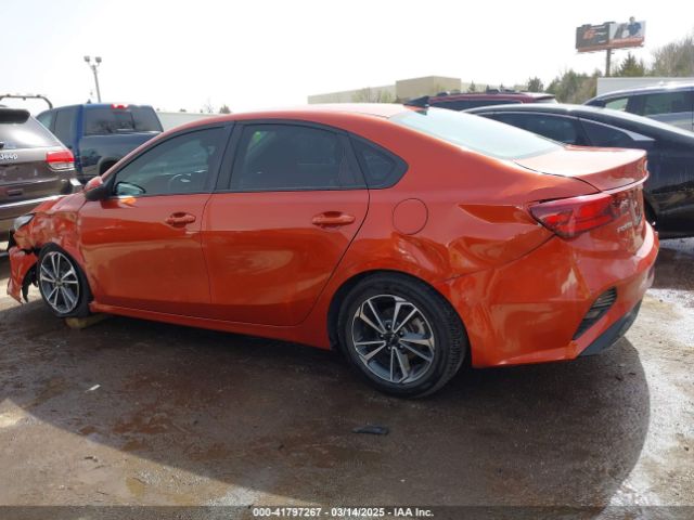 3KPF24AD8NE434985 KIA Forte Lxs