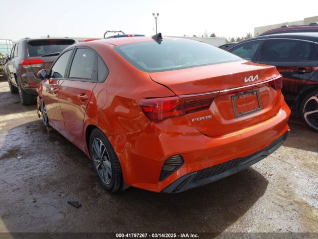 3KPF24AD8NE434985 KIA Forte Lxs