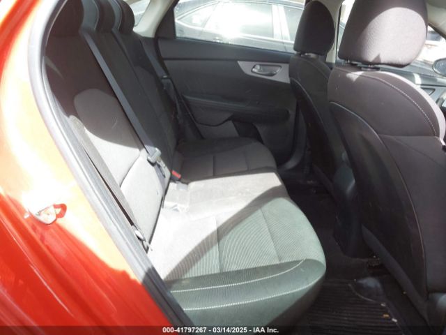 3KPF24AD8NE434985 KIA Forte Lxs