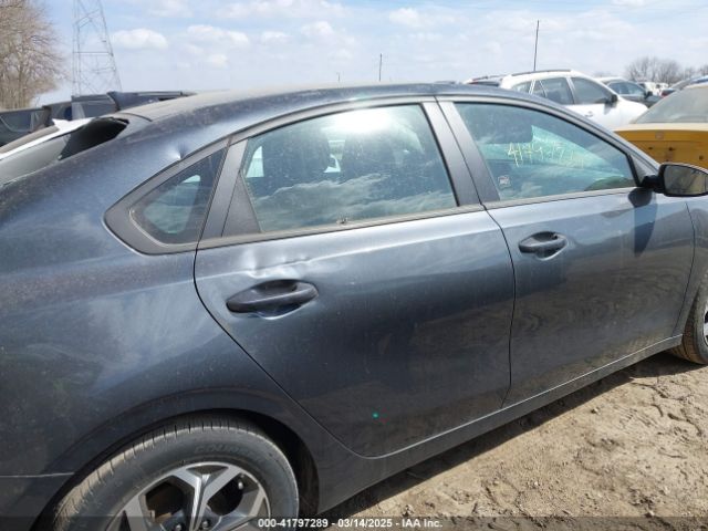 3KPF24AD8KE077769 KIA Forte Lxs
