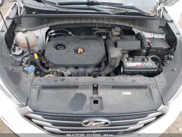 KM8J2CA49JU662845 Hyundai TUCSON SE
