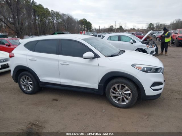 KM8J2CA49JU662845 Hyundai TUCSON SE