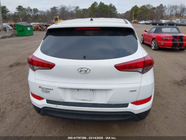 KM8J2CA49JU662845 Hyundai TUCSON SE