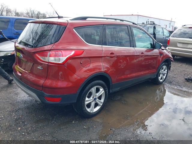 1FMCU9GXXGUB02932 Ford ESCAPE SE