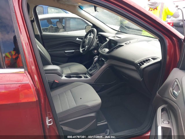 1FMCU9GXXGUB02932 Ford ESCAPE SE