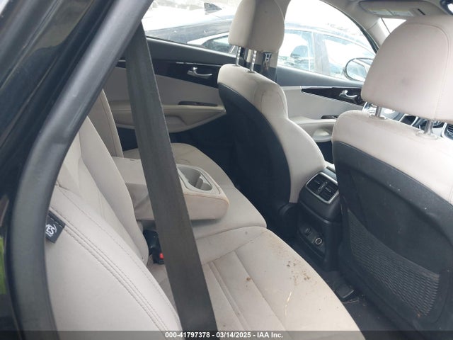 5XYPGDA35KG435667 KIA Sorento 2.4l Lx