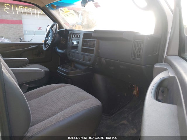 1GCWGFCF9F1186021 Chevrolet Express 2500 Work Van