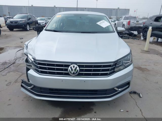 1VWAA7A37JC015921 Volkswagen Passat 2.0t R-line/2.0t S