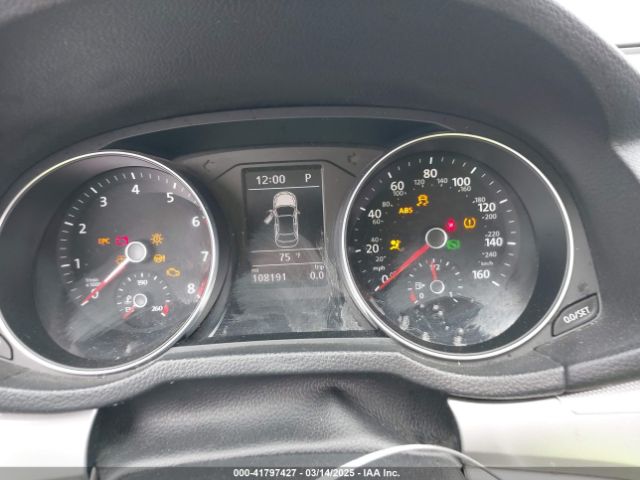 1VWAA7A37JC015921 Volkswagen Passat 2.0t R-line/2.0t S