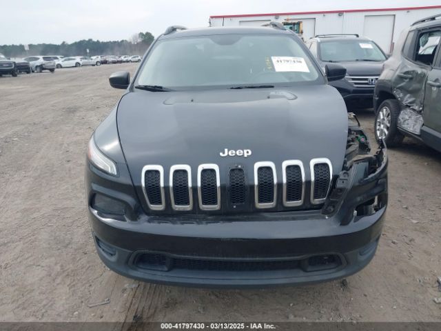 1C4PJMAS8GW220688 Jeep Cherokee Sport
