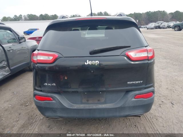 1C4PJMAS8GW220688 Jeep Cherokee Sport