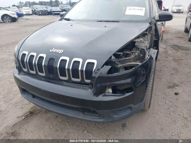 1C4PJMAS8GW220688 Jeep Cherokee Sport