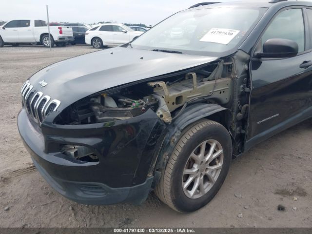 1C4PJMAS8GW220688 Jeep Cherokee Sport
