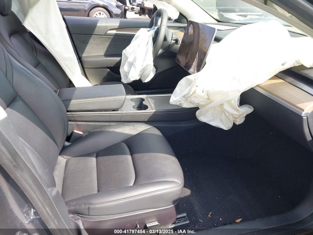 2023 TESLA MODEL 3 5YJ3E1EA1PF601418 Photo 4