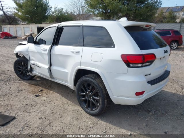 1C4RJFAG8JC500877 Jeep Grand Cherokee Altitude 4x4