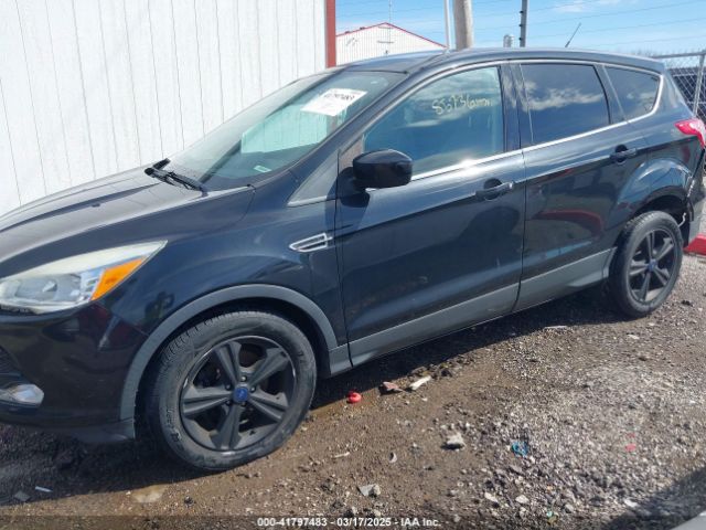 1FMCU0G73FUA15318 Ford ESCAPE SE