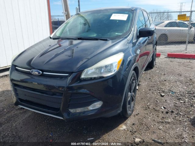 1FMCU0G73FUA15318 Ford ESCAPE SE