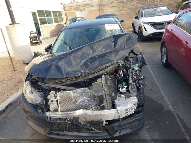 2HGFC2F58JH562713 Honda Civic Lx