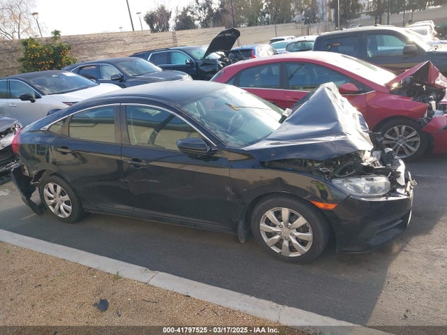 2HGFC2F58JH562713 Honda Civic Lx