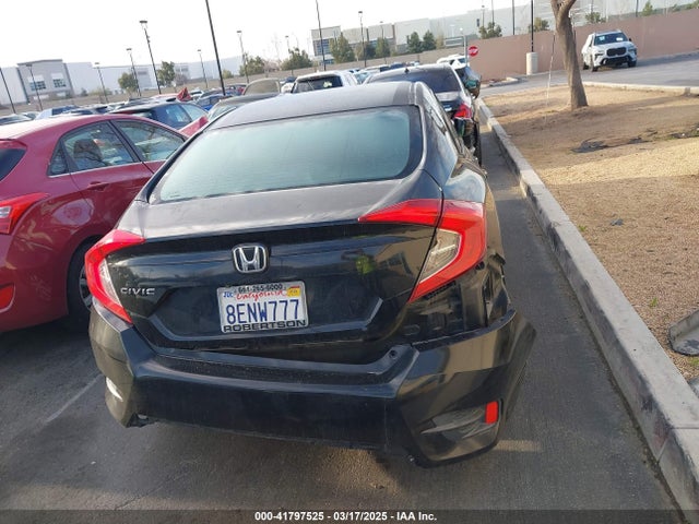 2HGFC2F58JH562713 Honda Civic Lx