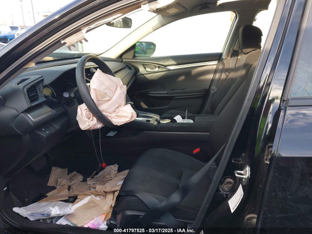 2HGFC2F58JH562713 Honda Civic Lx