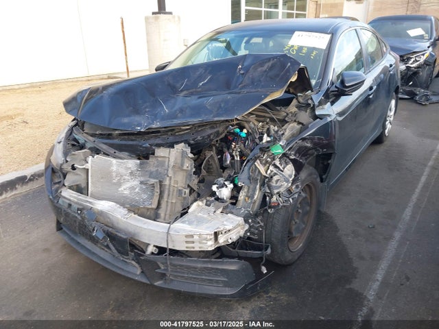 2HGFC2F58JH562713 Honda Civic Lx
