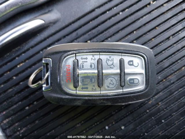 2018 CHRYSLER PACIFICA HYBRID 2C4RC1N70JR112024 Photo 10