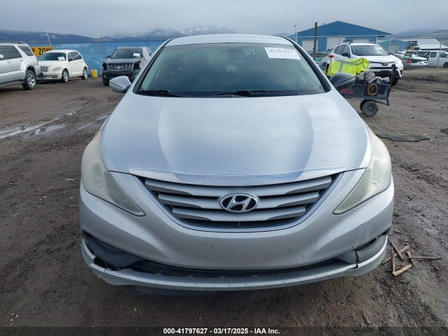 5NPEB4AC2EH918259 Hyundai gamma