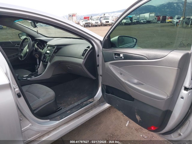 5NPEB4AC2EH918259 Hyundai gamma