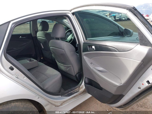 5NPEB4AC2EH918259 Hyundai gamma