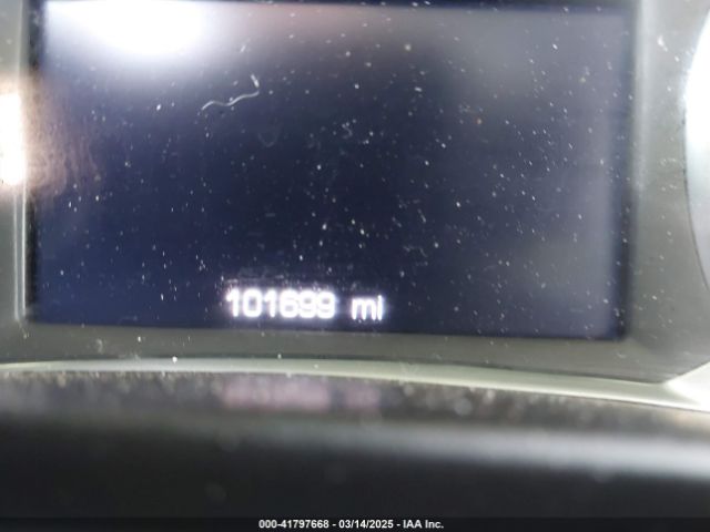3GNAXKEV2KL110853 Chevrolet EQUINOX LT