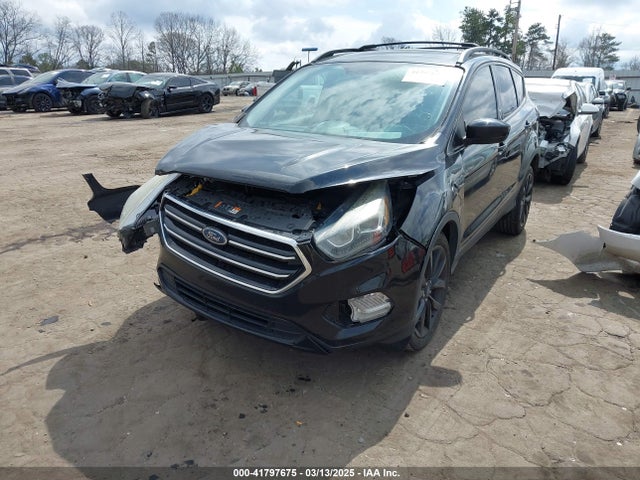 1FMCU0G92HUA46063 Ford ESCAPE SE