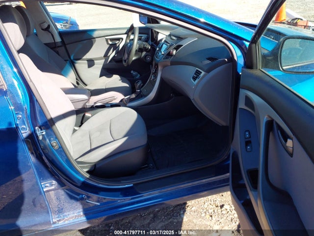5NPDH4AE5FH586590 Hyundai ELANTRA SE