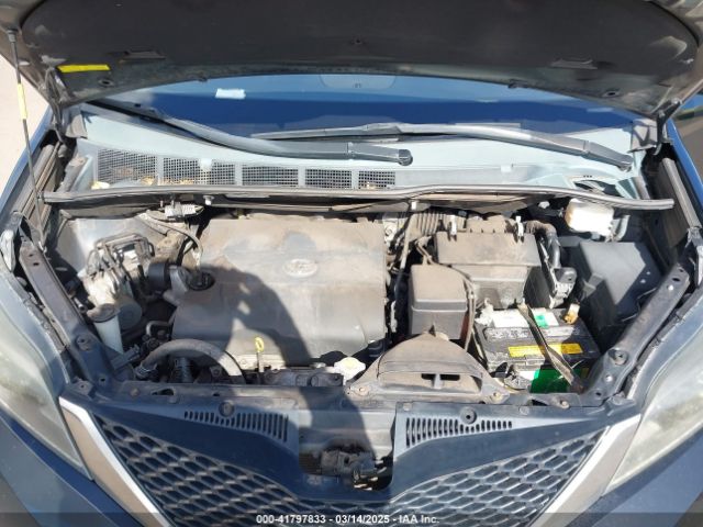 5TDXK3DC2FS605206 Toyota Sienna Se 8 Passenger/se Premium 8 Passenger