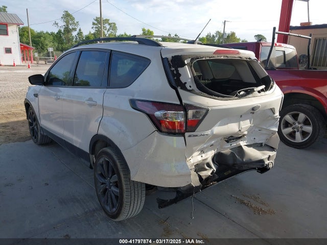 1FMCU0G93HUB01510 Ford ESCAPE SE