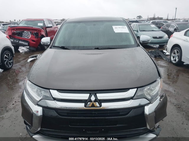 Mitsubishi Outlander Se 2017 JA4AD3A36HZ063172 Image 12
