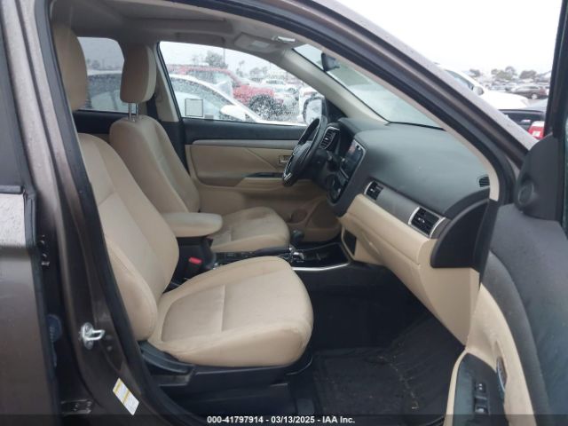 2017 MITSUBISHI OUTLANDER JA4AD3A36HZ063172 Photo 4