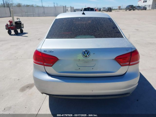 1VWAT7A32EC120334 Volkswagen Passat 1.8t Wolfsburg Edition