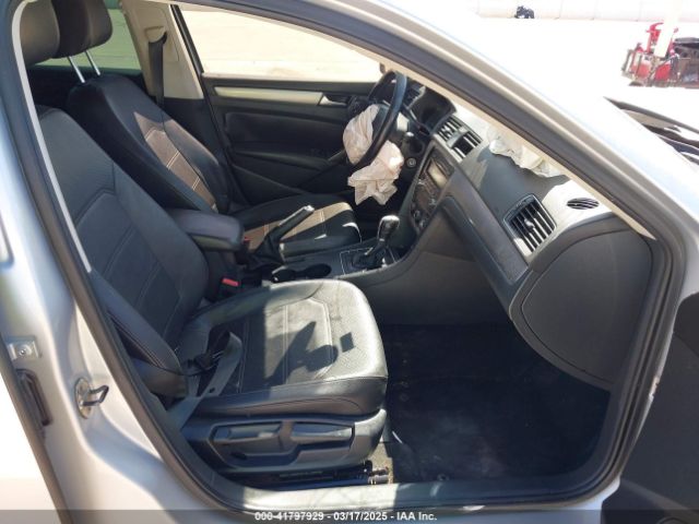 1VWAT7A32EC120334 Volkswagen Passat 1.8t Wolfsburg Edition