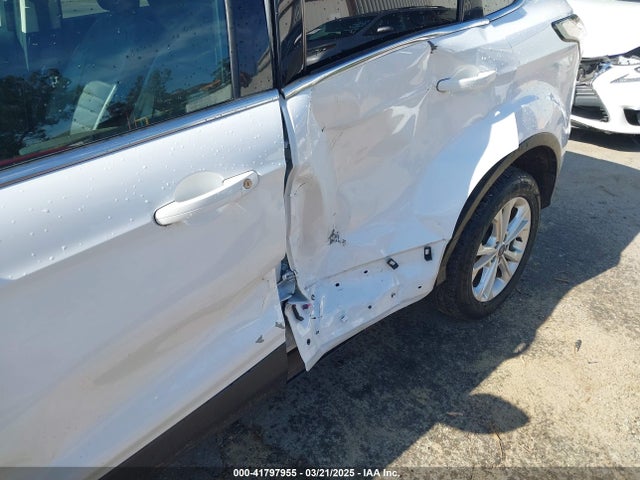 1FMCU9HD2JUB73344 Ford ESCAPE SEL