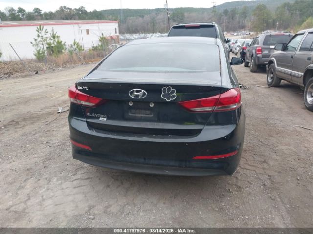 5NPD74LF9JH302461 Hyundai ELANTRA SE