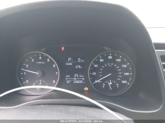 5NPD74LF9JH302461 Hyundai ELANTRA SE