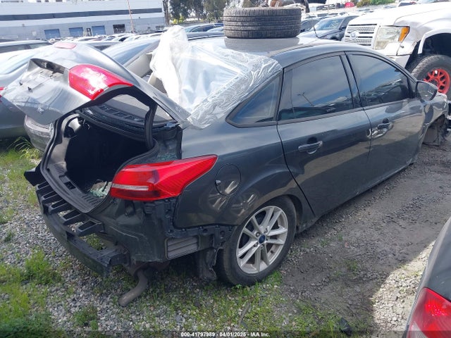 Ford FOCUS SE 2017 1FADP3F25HL315545 Image 4