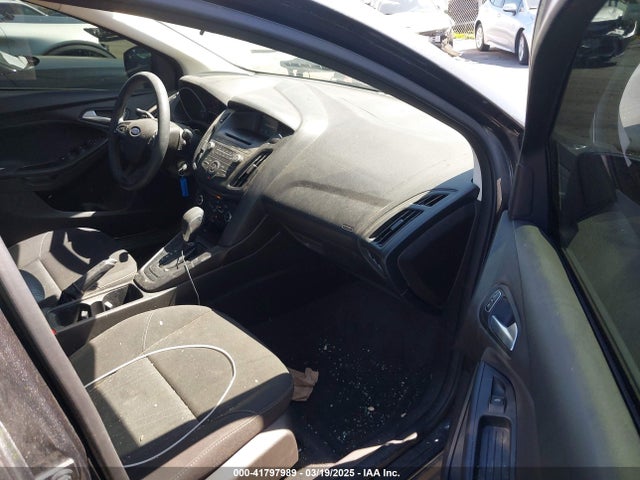 Ford FOCUS SE 2017 1FADP3F25HL315545 Image 5