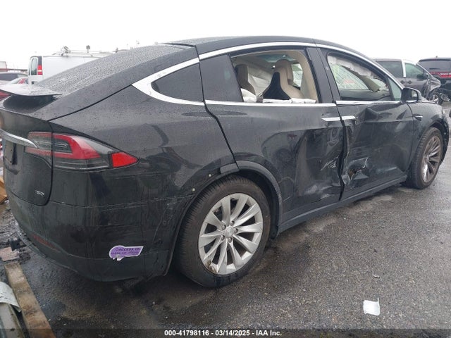2018 TESLA MODEL X 5YJXCBE25JF117801 Photo 3